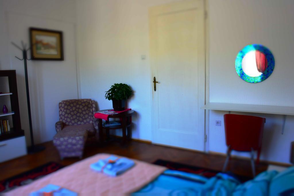 Cozy Downtown Apartment Belgrad Exteriör bild