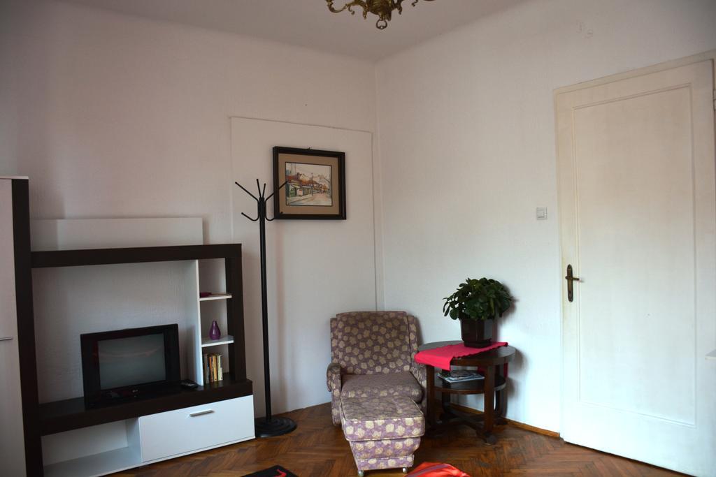 Cozy Downtown Apartment Belgrad Exteriör bild