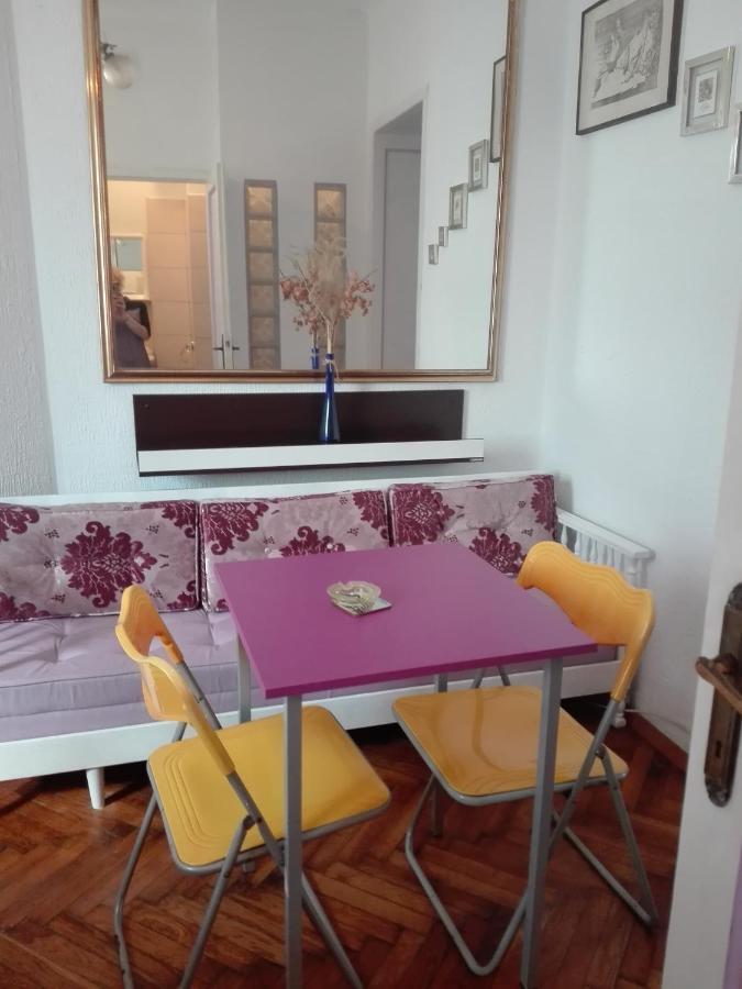 Cozy Downtown Apartment Belgrad Exteriör bild